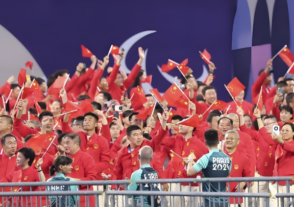 2024年巴黎殘奧會開幕式在塞納河上的驚人效果，但依然是有史以來壯觀的表演.jpg